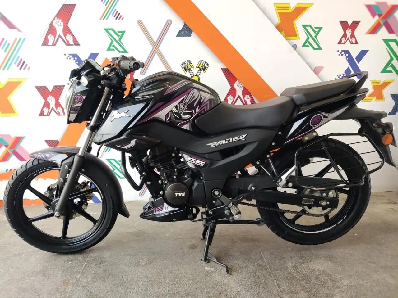 छुक छुक नई TVS Raider 125 स्पोर्टी लुक, स्मार्ट टेक्नोलॉजी और दमदार माइलेज के साथ